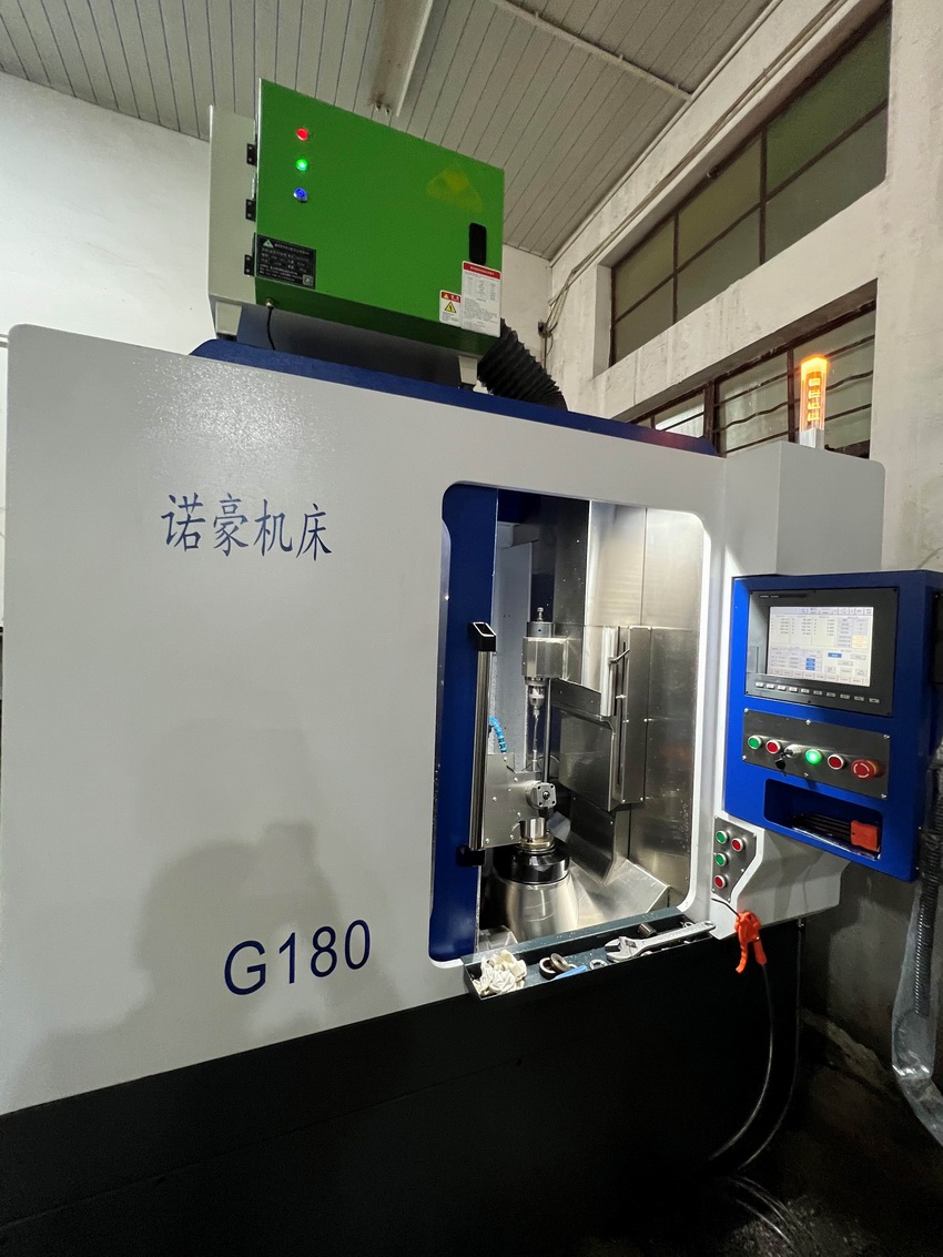 数控高效滚齿机